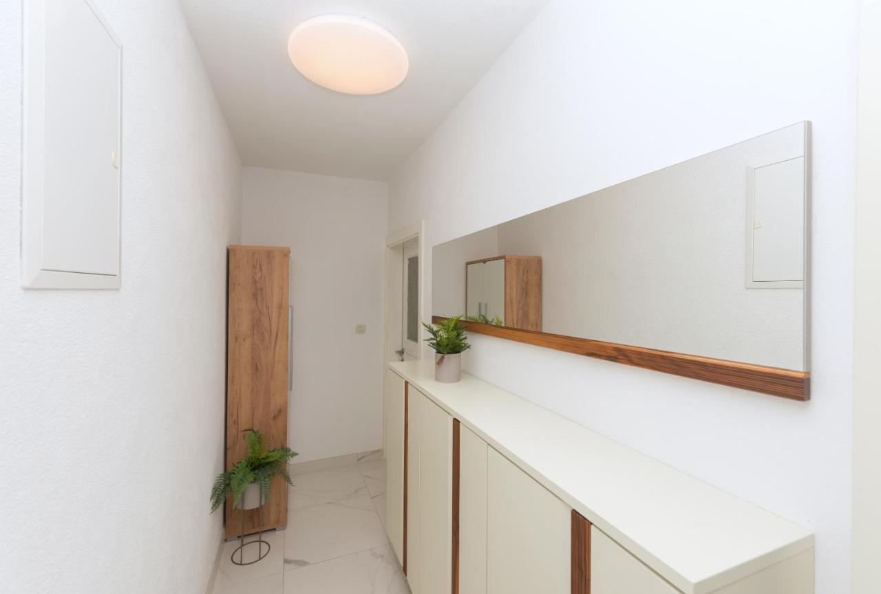 Apartment Sole Mio -Sea View Makarska Esterno foto